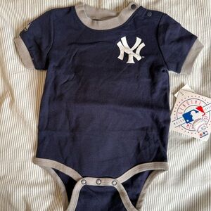 NY Yankees baby onsie and t-shirt 6/9M